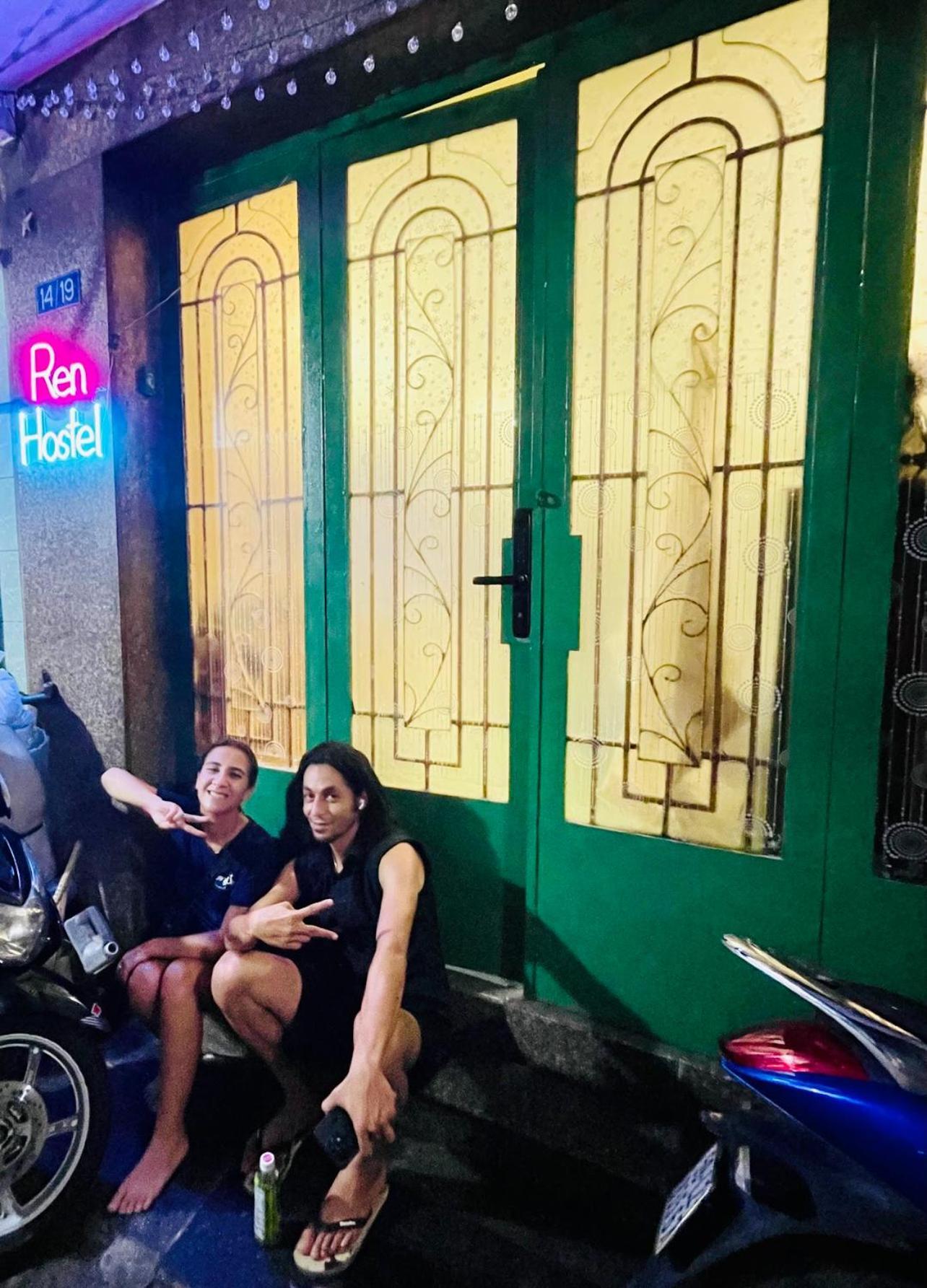 花ren Hostel Thành Pho Ho Chí Minh Esterno foto